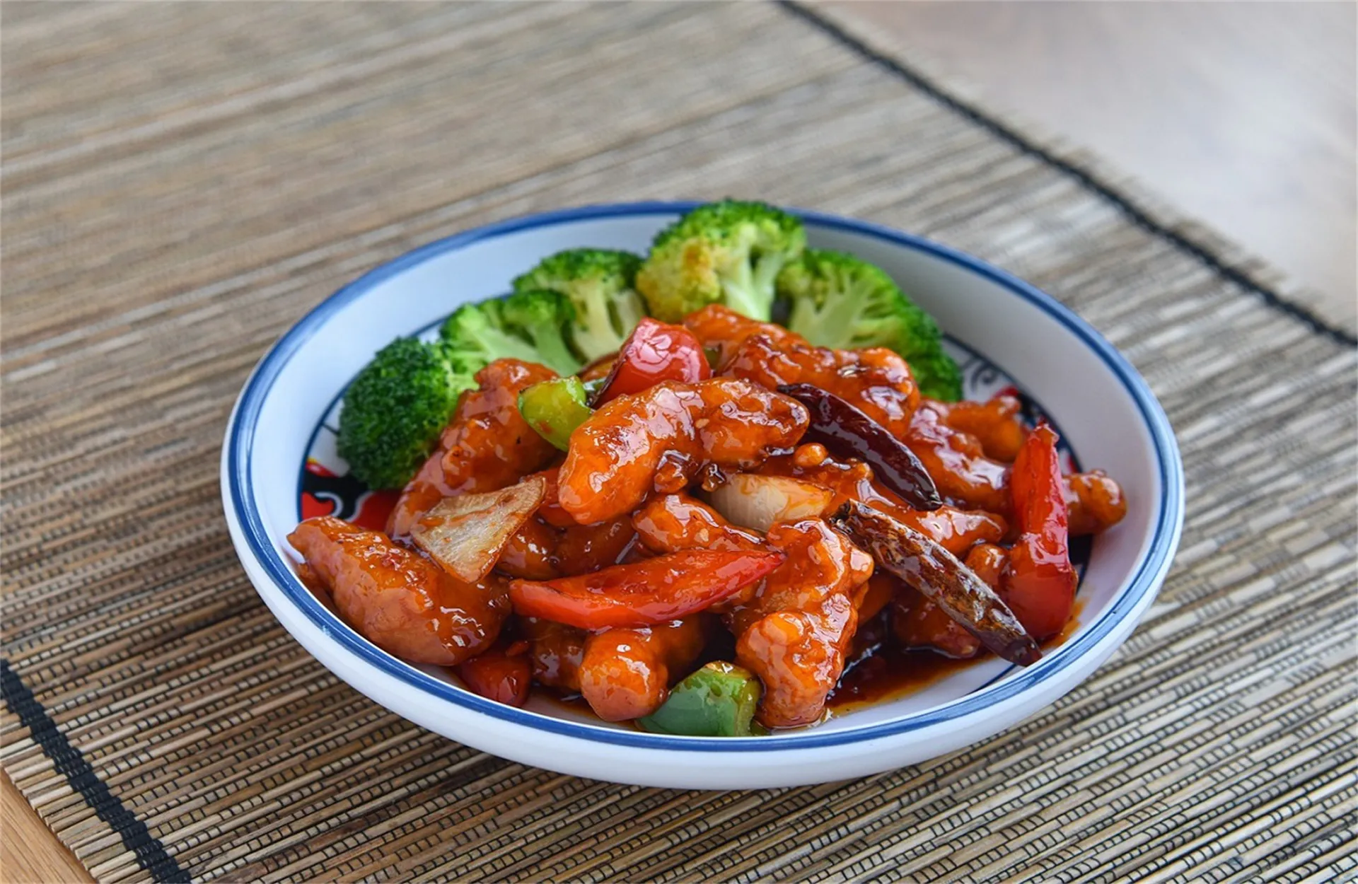 General Tso's chicken with broccoli and chili peppers at Happy Oriental Cafe, a Chinese Restaurant in Longview